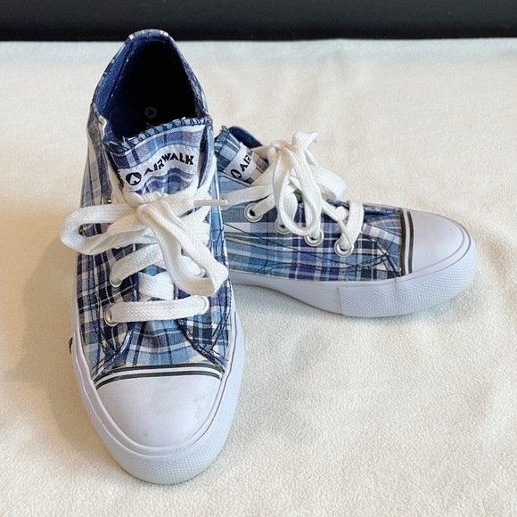 EUC Women's Airwalk Sneakers in Blue Plaid Size 5 - Picture 1 of 8